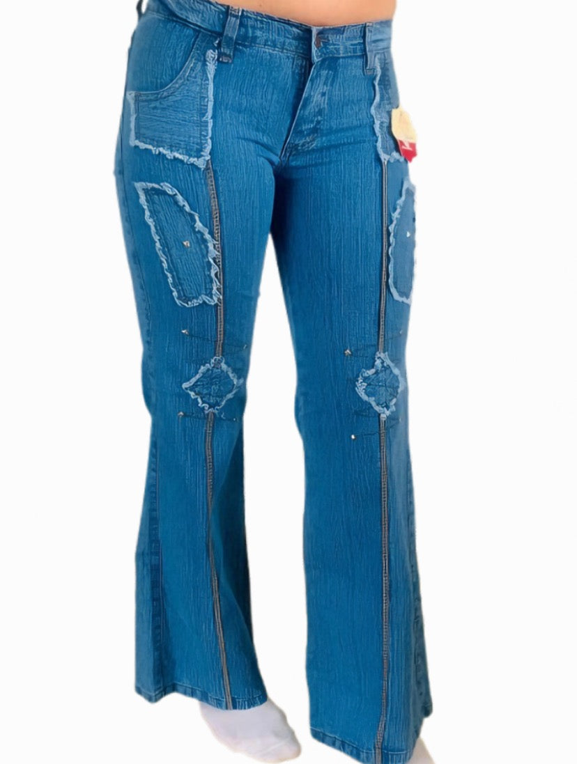 Turn Heads with Our Sexy, Curve-Hugging Colombian Jeans