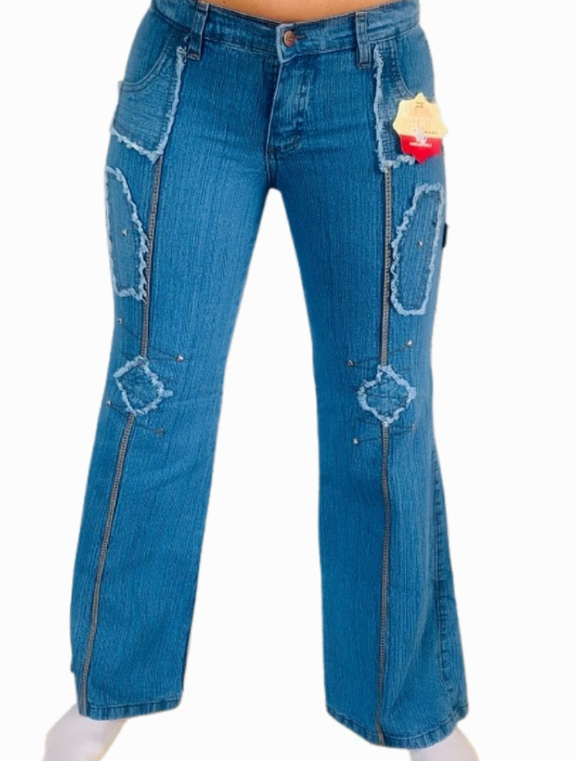Turn Heads with Our Sexy, Curve-Hugging Colombian Jeans